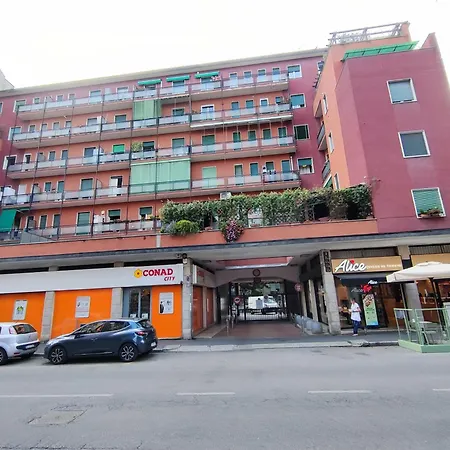 Dergano Metro Station Apartment Milan